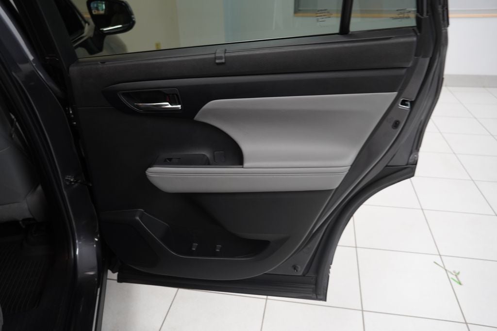 2024 Toyota Highlander XLE ( AWD )