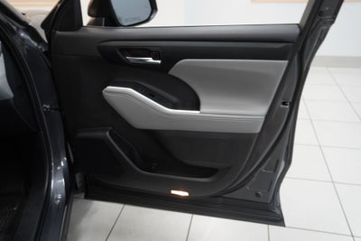 2024 Toyota Highlander XLE ( AWD )