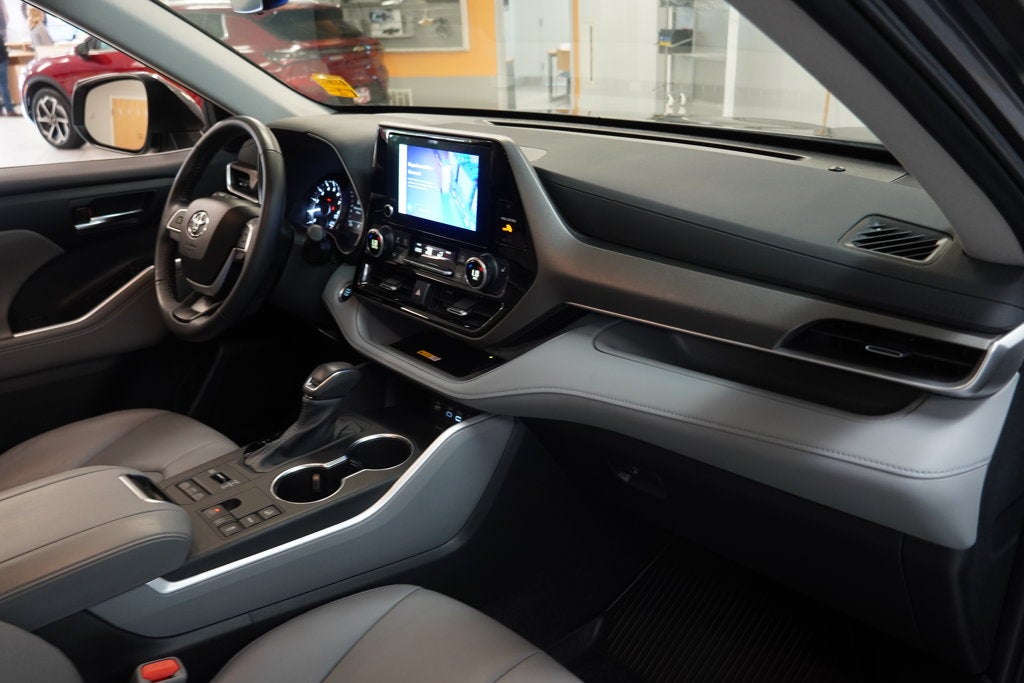 2024 Toyota Highlander XLE ( AWD )