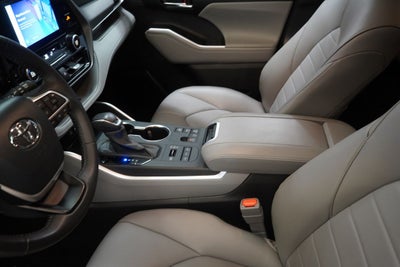 2024 Toyota Highlander XLE ( AWD )