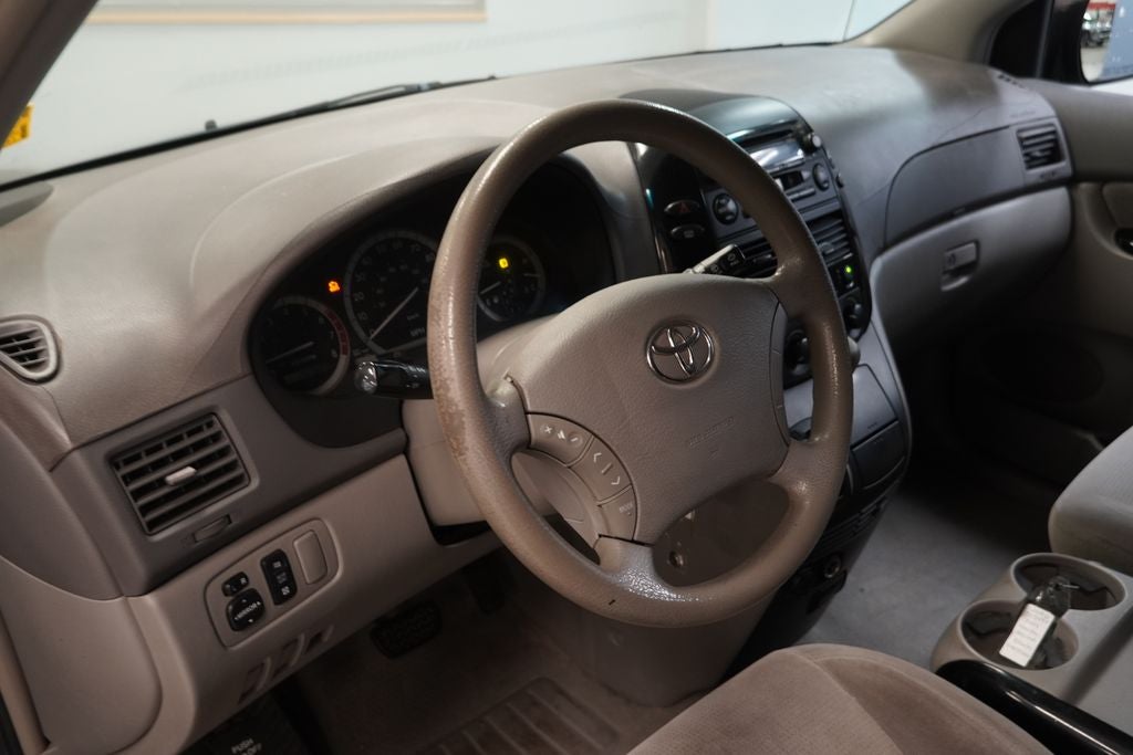 2004 Toyota Sienna ( PRE - AUCTION SPECIAL )