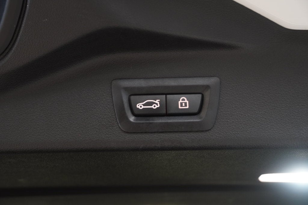 2019 BMW X5 xDrive40i ( AWD )