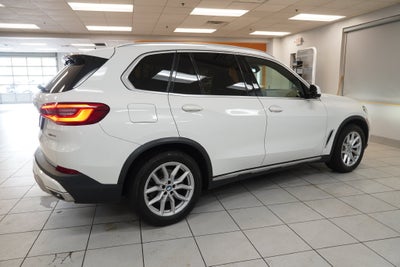 2019 BMW X5 xDrive40i ( AWD )