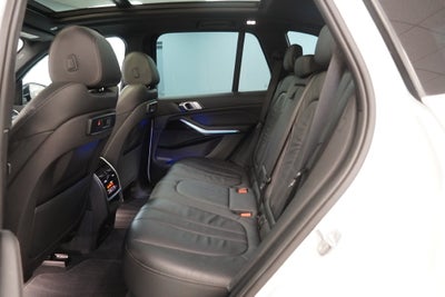 2019 BMW X5 xDrive40i ( AWD )