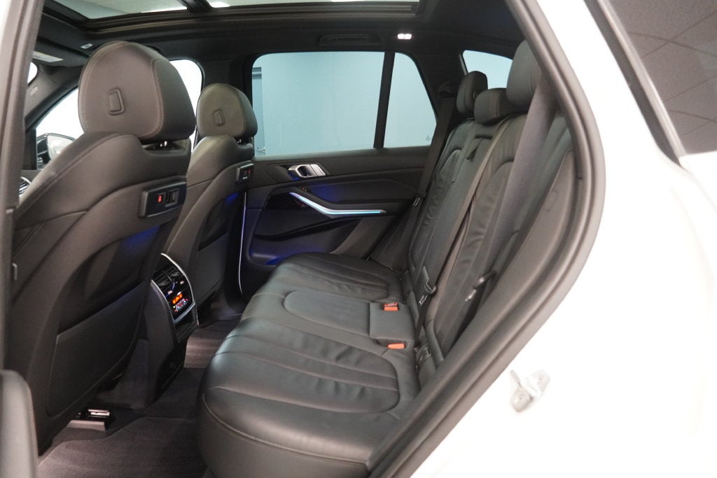 2019 BMW X5 xDrive40i ( AWD )