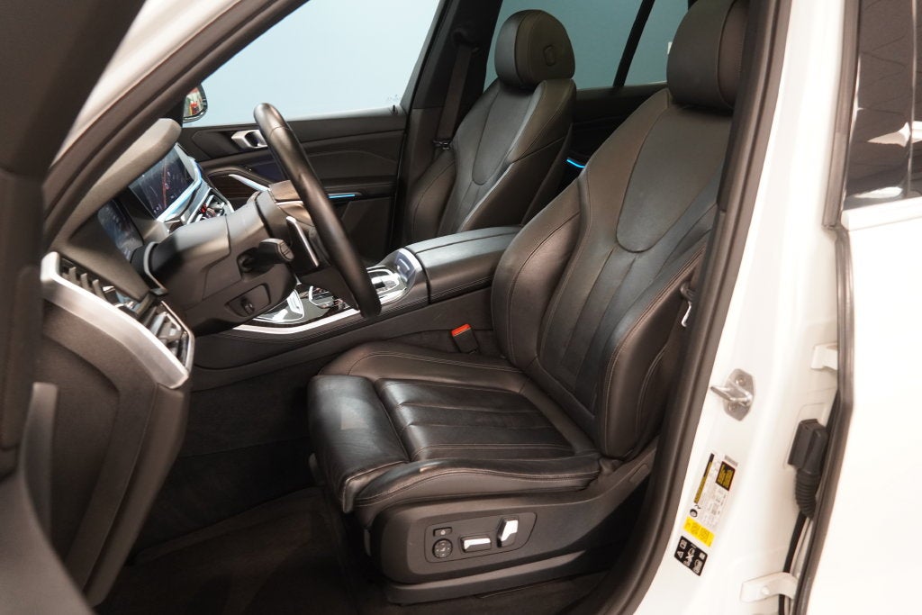 2019 BMW X5 xDrive40i ( AWD )