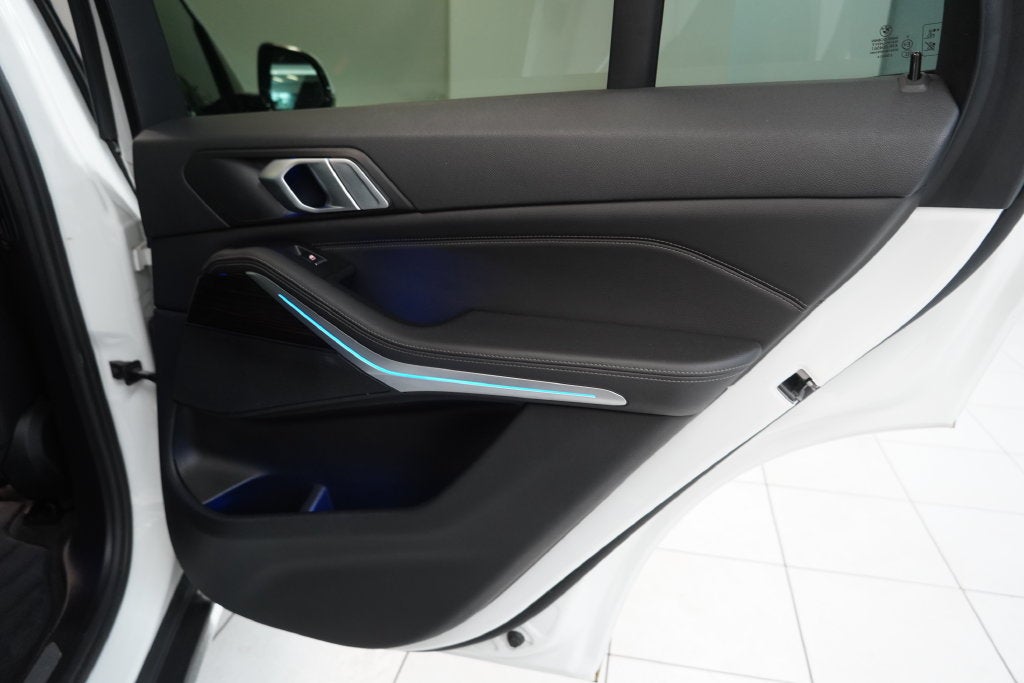 2019 BMW X5 xDrive40i ( AWD )