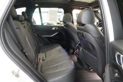 2019 BMW X5 xDrive40i ( AWD )