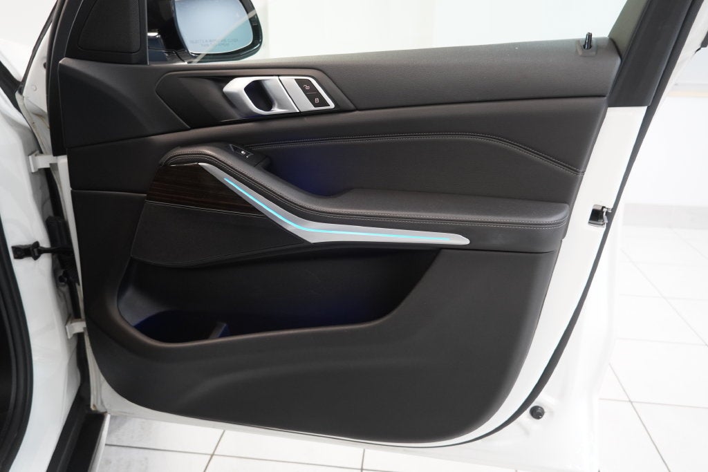 2019 BMW X5 xDrive40i ( AWD )