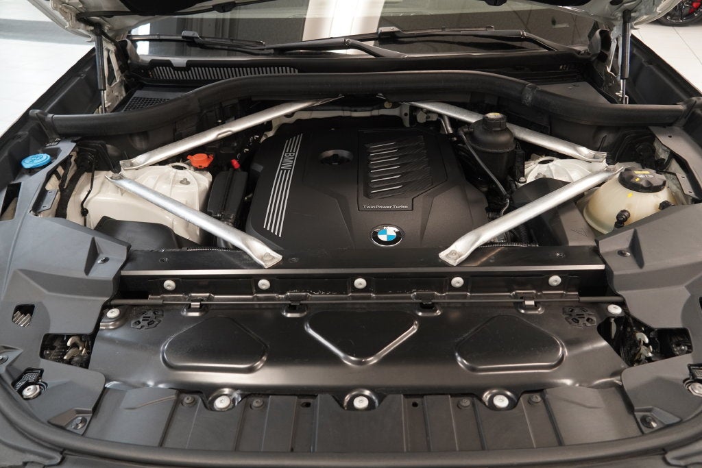 2019 BMW X5 xDrive40i ( AWD )