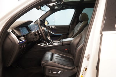 2019 BMW X5 xDrive40i ( AWD )