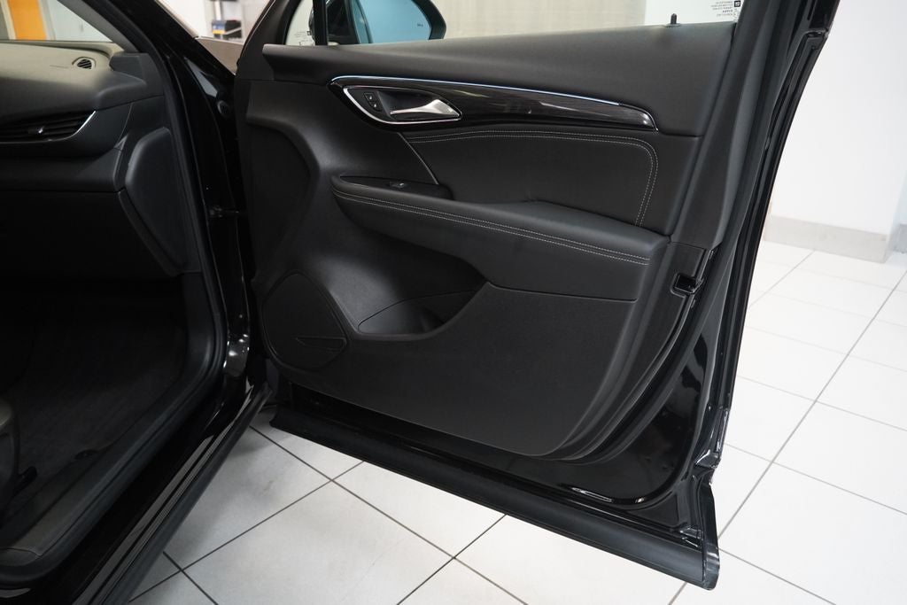 2023 Buick Envision Essence AWD / SUNROOF