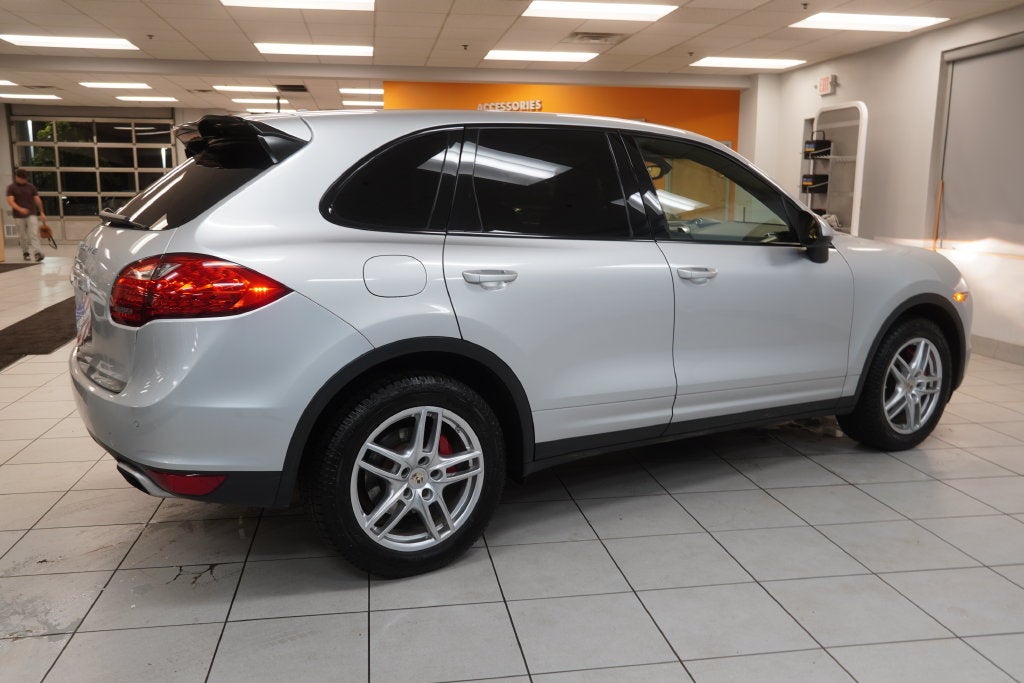 2012 Porsche Cayenne ( AWD )