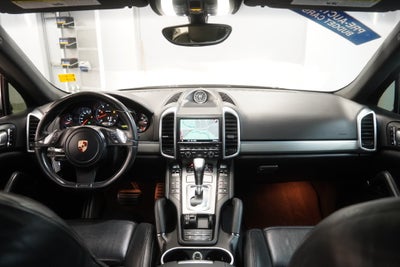 2012 Porsche Cayenne ( AWD )