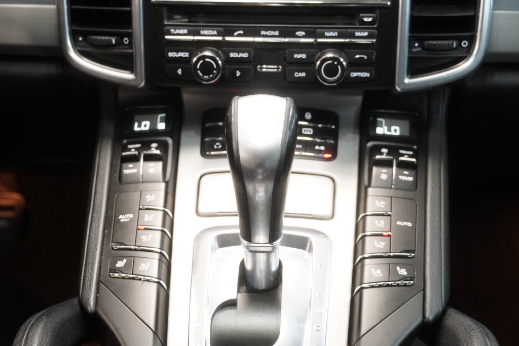 2012 Porsche Cayenne ( AWD )