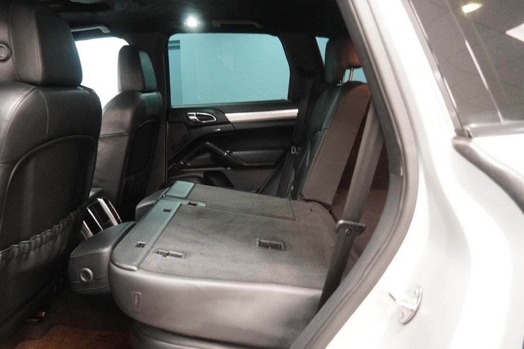 2012 Porsche Cayenne ( AWD )