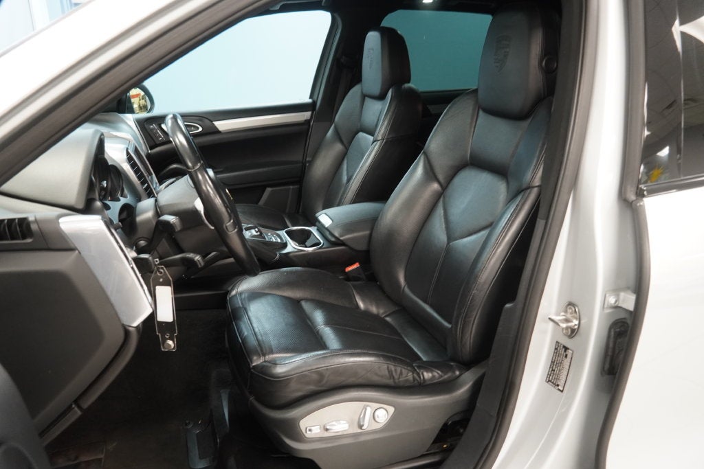 2012 Porsche Cayenne ( AWD )