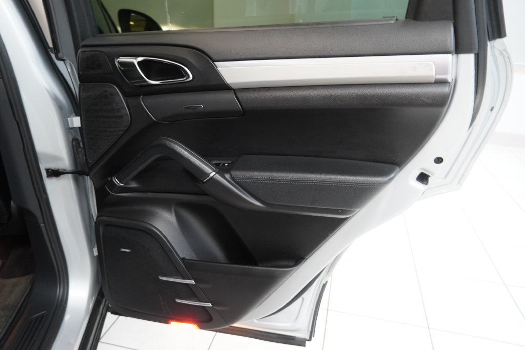 2012 Porsche Cayenne ( AWD )