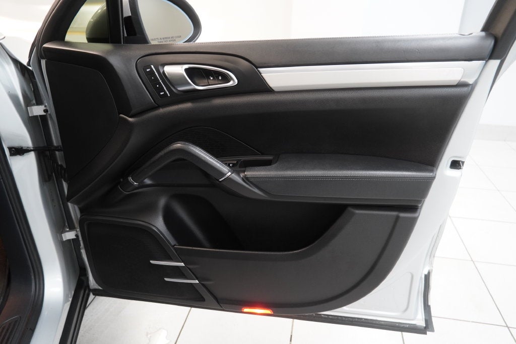 2012 Porsche Cayenne ( AWD )