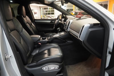 2012 Porsche Cayenne ( AWD )