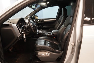 2012 Porsche Cayenne ( AWD )