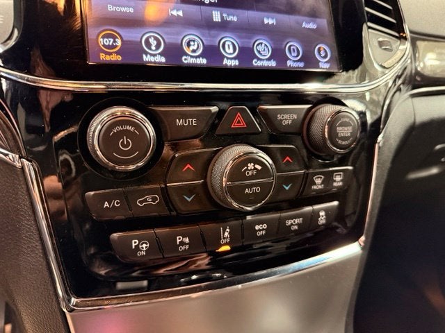 2019 Jeep Grand Cherokee Overland 1 OWNER w/ Power Sunroof