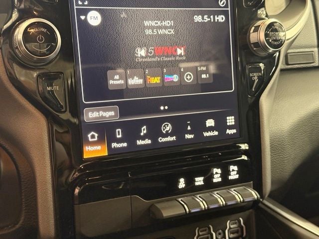 2022 RAM 1500 Big Horn/Lone Star 4X4 NIGHT EDITION W/ NAV