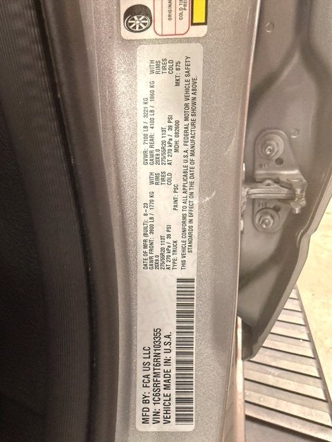 2024 RAM 1500 Big Horn/Lone Star 5.7L Hemi V8 w/ Blind Spot Alert