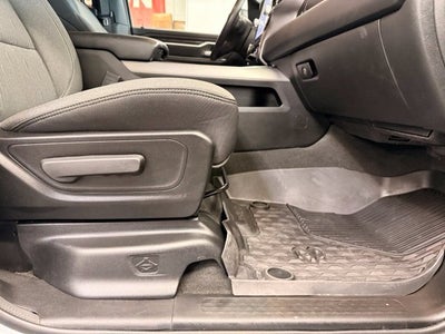 2024 RAM 1500 Big Horn/Lone Star 5.7L Hemi V8 w/ Blind Spot Alert