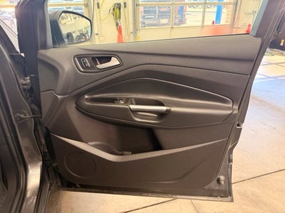 2017 Ford Escape Titanium 4x4 w/ Collision Alert