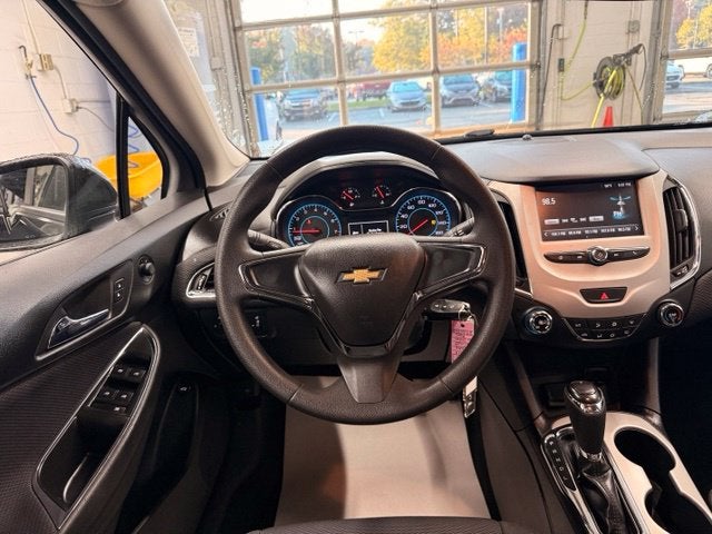 2017 Chevrolet Cruze LS w/ Backup Cam