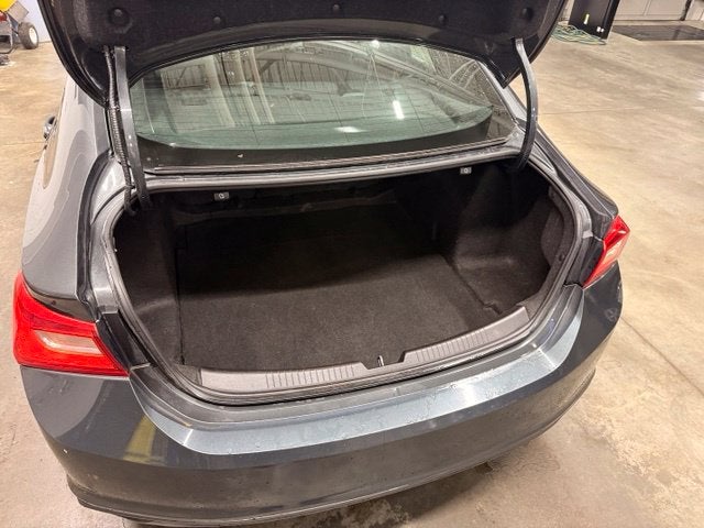 2017 Chevrolet Malibu LT w/ Bluetooth