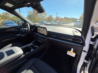 2027 Chevrolet Traverse LT 2LT