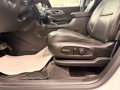 2020 Chevrolet Traverse Premier AWD w/ COLLISION ALERT