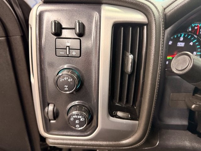 2017 GMC Sierra 2500HD SLT 6.0L V8 w/ LEATHER SEATS