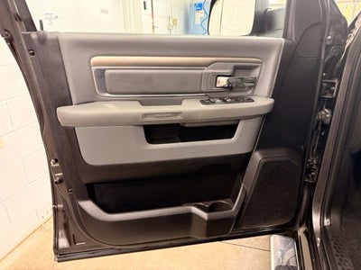 2017 RAM 1500 Big Horn HEMI w/ Htd Seats