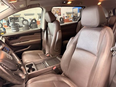 2021 Honda Odyssey Touring W/ POWER SLIDING DOORS