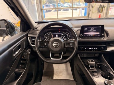 2024 Nissan Rogue SV AWD w/ COLLISION ALERT