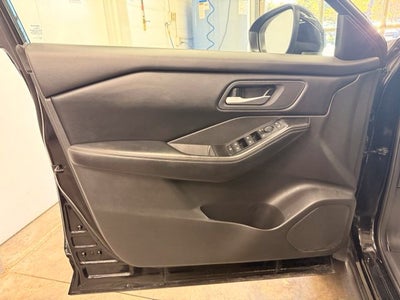 2024 Nissan Rogue SV AWD w/ COLLISION ALERT