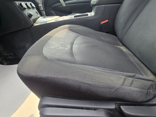 2013 Nissan Rogue S AWD W/ NEW TIRES