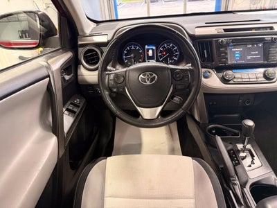 2018 Toyota RAV4 XLE w/ Blind Spot Alert