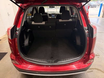 2018 Toyota RAV4 XLE w/ Blind Spot Alert