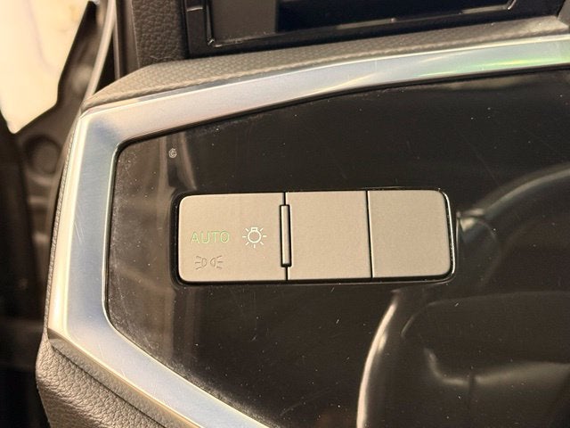 2021 Audi Q3 Premium quattro w/ Pwr Liftgate