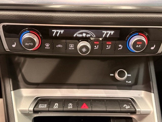 2021 Audi Q3 Premium quattro w/ Pwr Liftgate