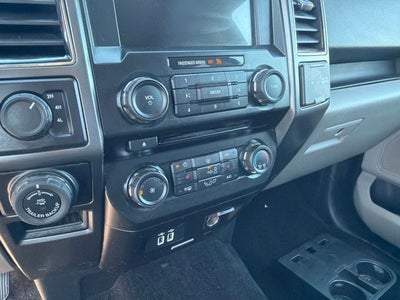 2017 Ford F-150 XLT 4WD W/ HEATED SEATS