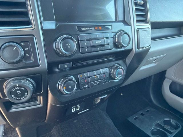 2017 Ford F-150 XLT 4WD W/ HEATED SEATS