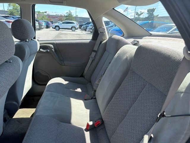 2002 Saturn L100 Base