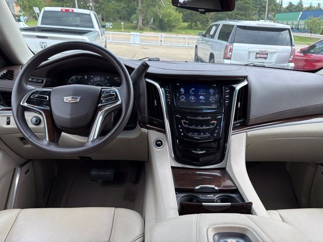 2017 Cadillac Escalade Premium Luxury W/ SUNROOF