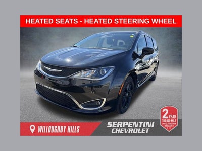 2020 Chrysler Pacifica Touring L 8 PASSENGER SEATING