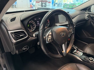 2017 INFINITI QX30 Premium